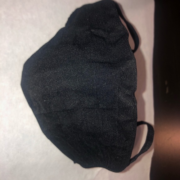 SKIMS face mask - Picture 3 of 3